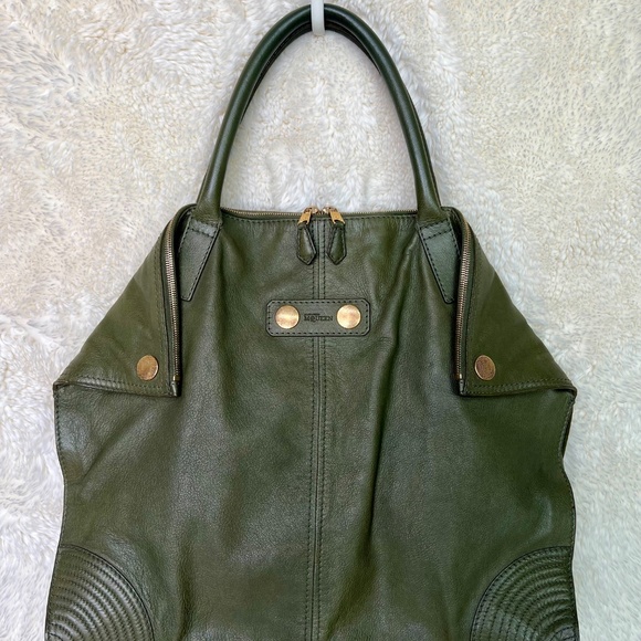 SOLD! Alexander McQueen Large De Manta Tote Forest Green Leather Iconic Design - Picture 1 of 13